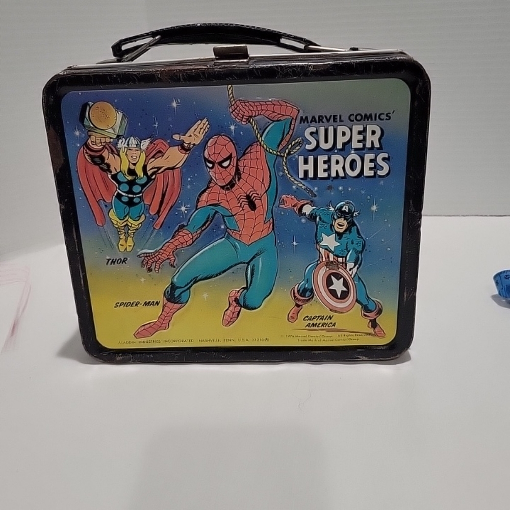Marvel Comics Super Heros 1976 Vtg 3D metal lunch box NO THERMOS- Read